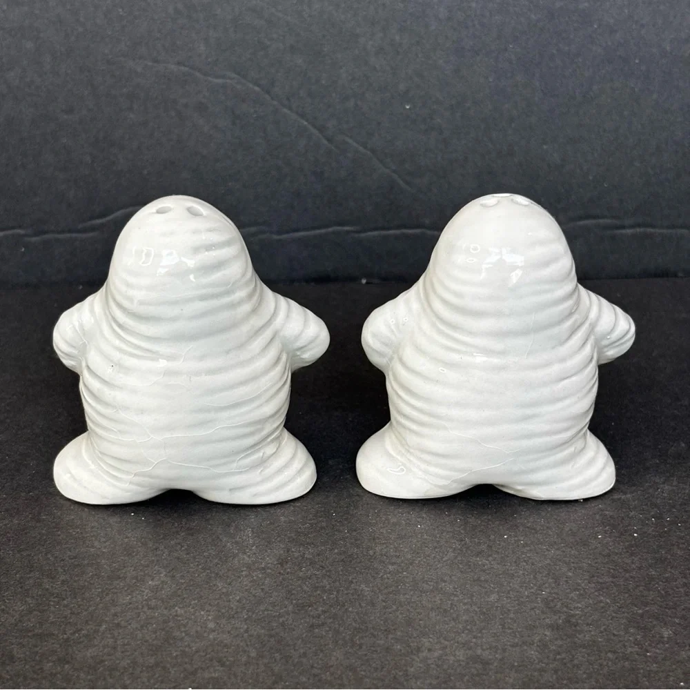 Hotel Transylvania Mummy Salt And Pepper Sharker With Plugs Halloween Decor